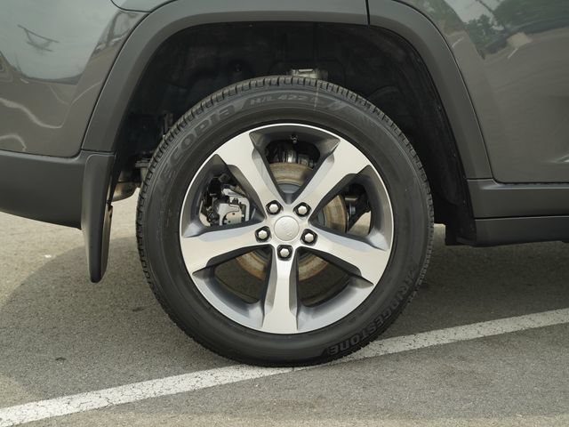 New 2026 Jeep Grand Cherokee Limited w/ Luxury Tech Group II AWD/4WD image 43