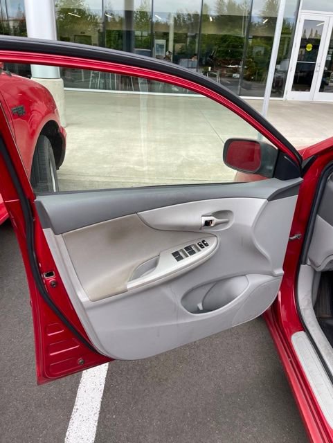 Used 2010 Toyota Corolla LE FWD image 1