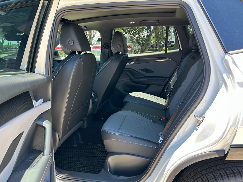 New 2026 Volkswagen Tiguan SE R-Line FWD image 50
