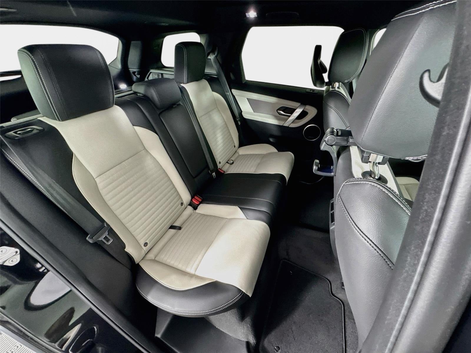 New 2026 Land Rover Discovery Sport Landmark AWD/4WD image 29