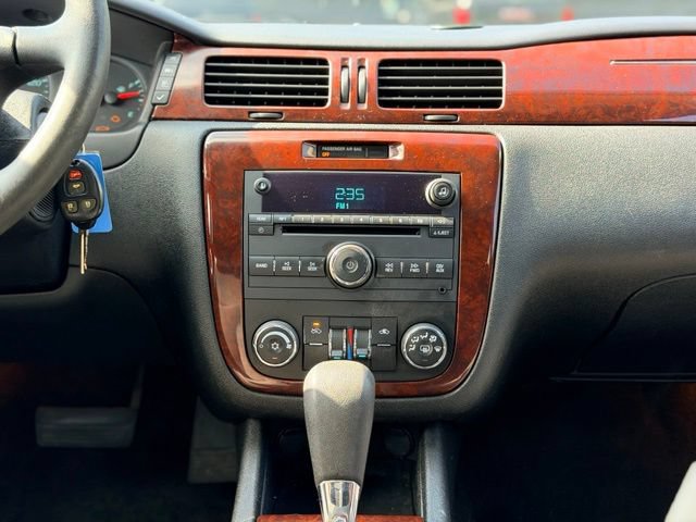 Used 2010 Chevrolet Impala LS FWD image 16