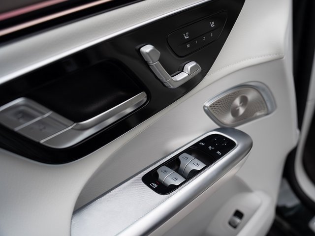 Used 2023 Mercedes-Benz EQE 500 4MATIC SUV image 15