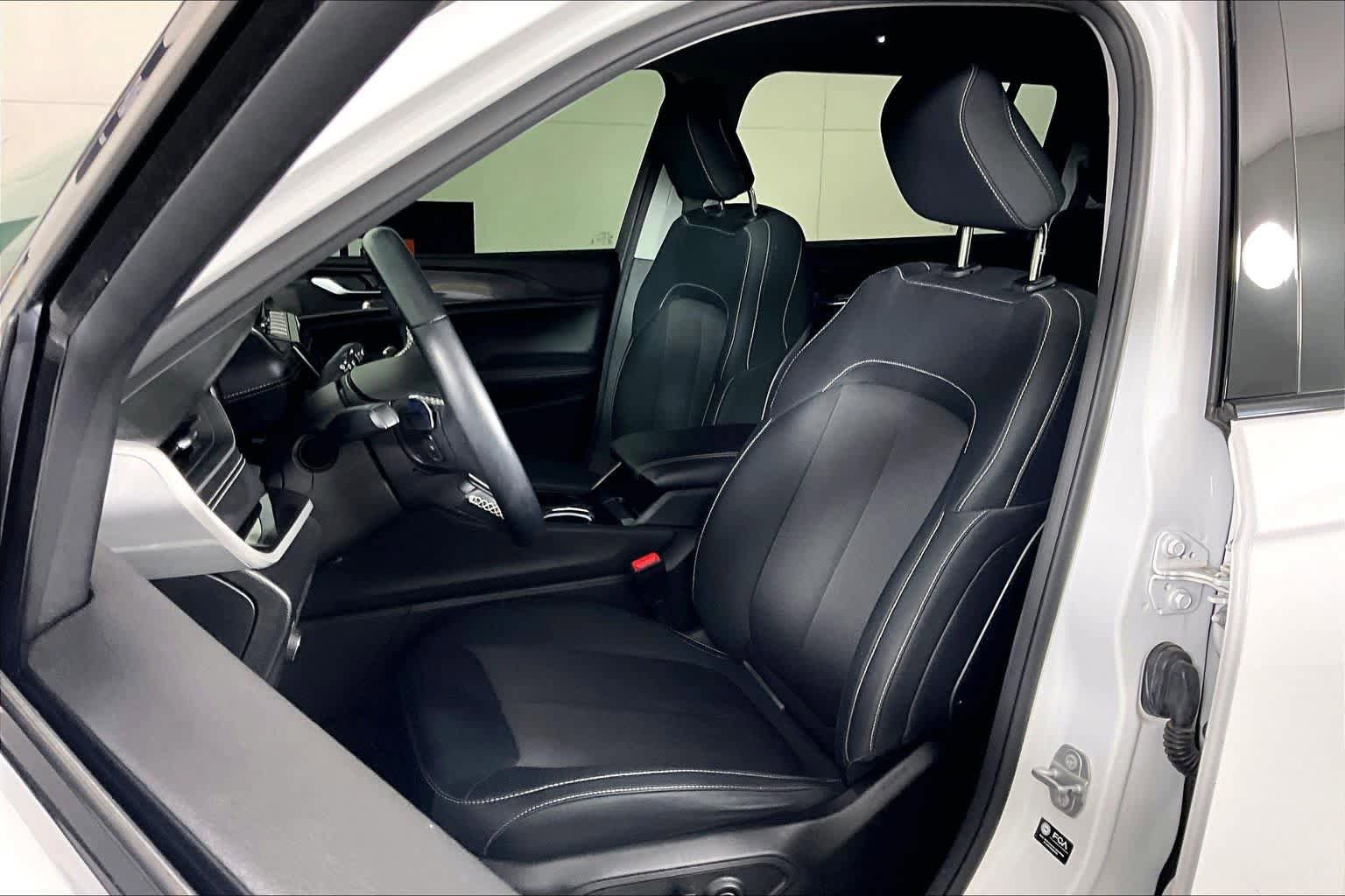 Used 2021 Jeep Grand Cherokee L Laredo w/ Luxury Tech Group I image 8