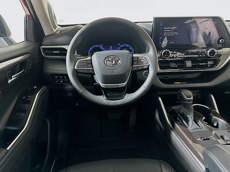 New 2026 Toyota Highlander Platinum image 15