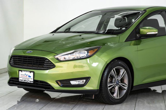Used 2018 Ford Focus SE w/ SE Appearance Package image 55