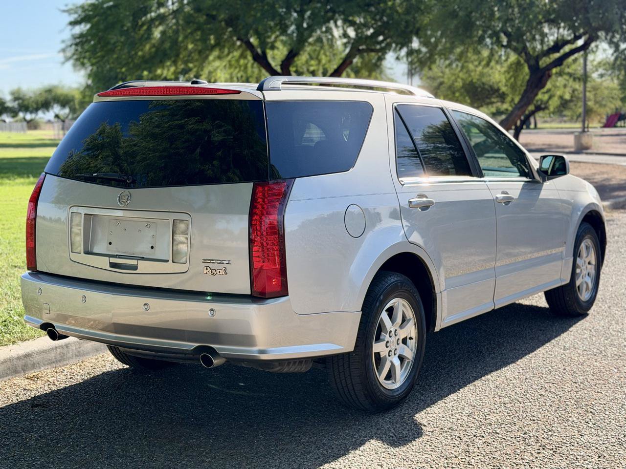 Used 2007 Cadillac SRX w/ Utility Package RWD image 5