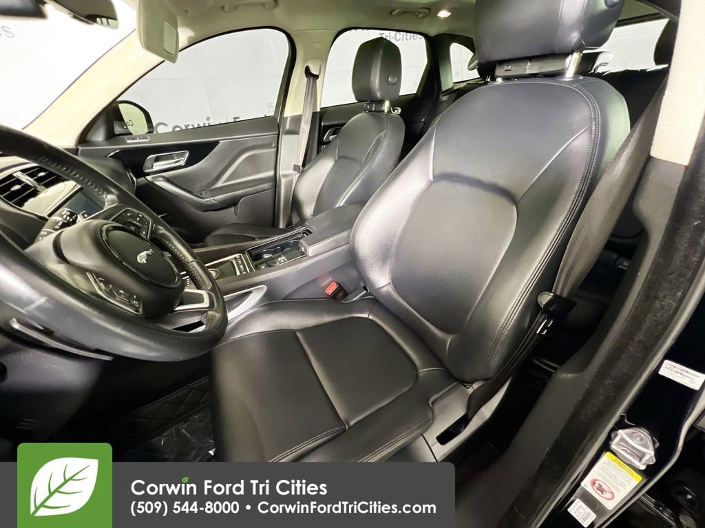 Used 2019 Jaguar F-PACE Premium image 25