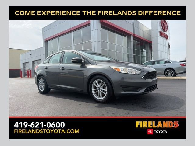 Used 2017 Ford Focus SE w/ Cold Weather Package image 1