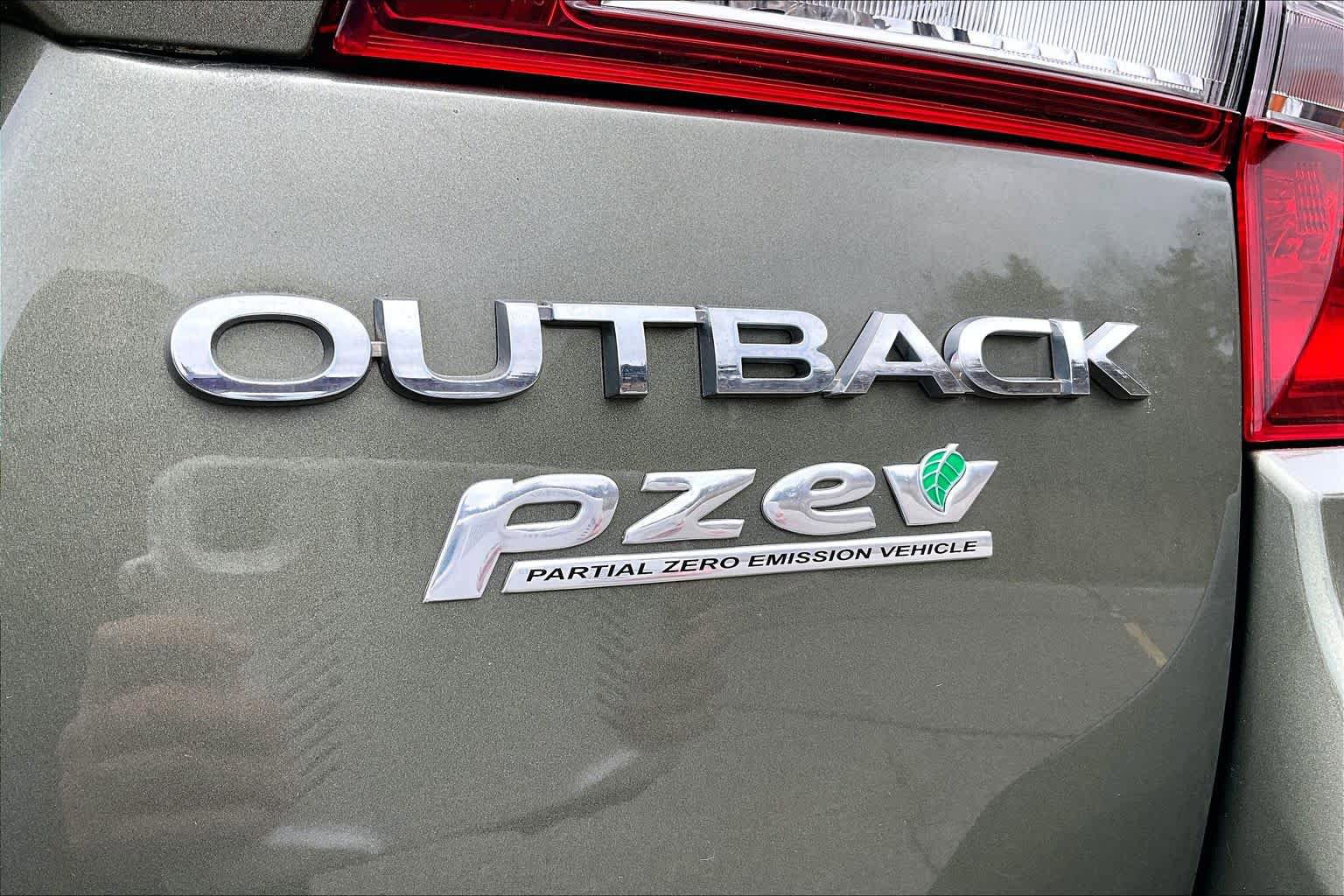 Used 2017 Subaru Outback 2.5i Premium AWD/4WD image 9