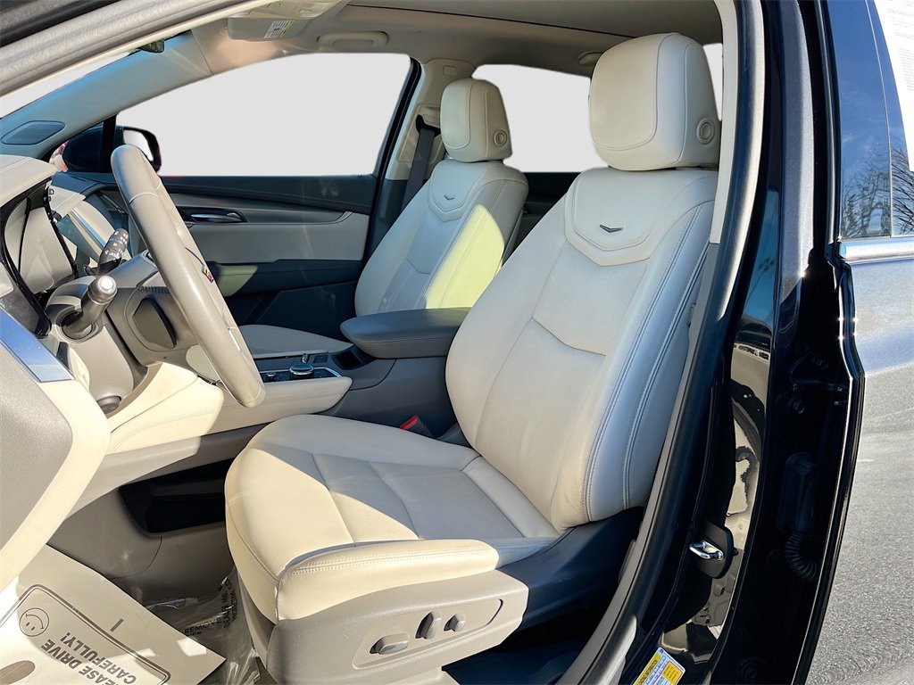 Used 2020 Cadillac XT5 Premium Luxury w/ LPO, Floor Liner Package image 21