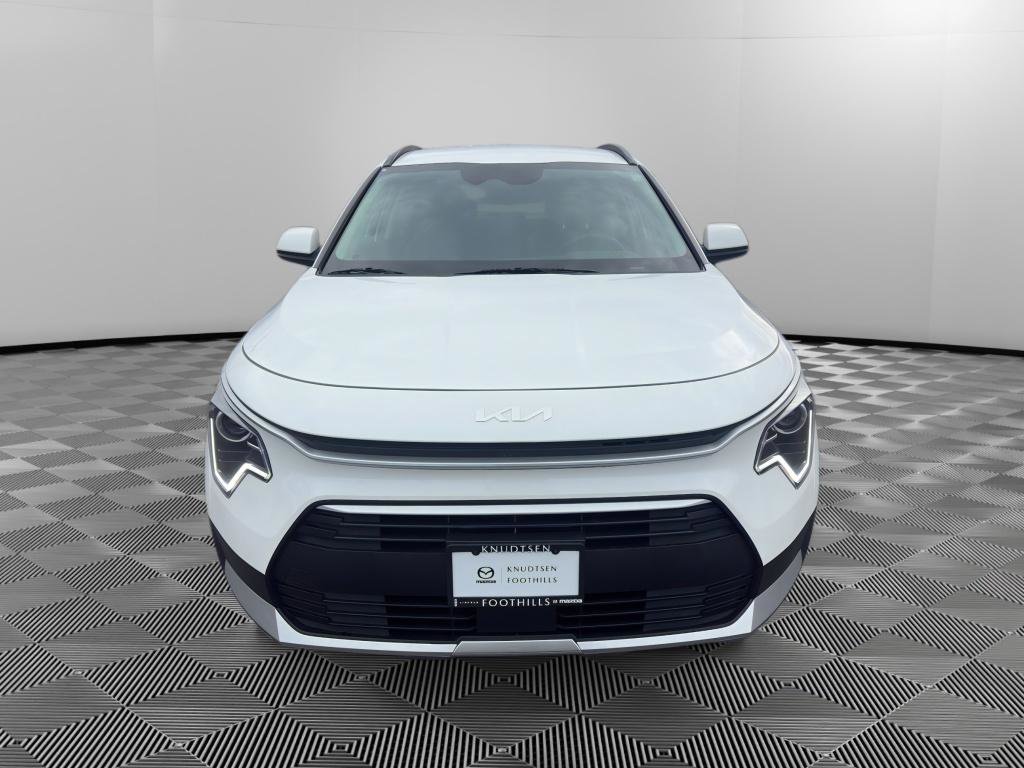 Used 2025 Kia Niro EX image 2