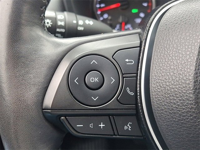 Used 2020 Toyota RAV4 XLE Premium image 21