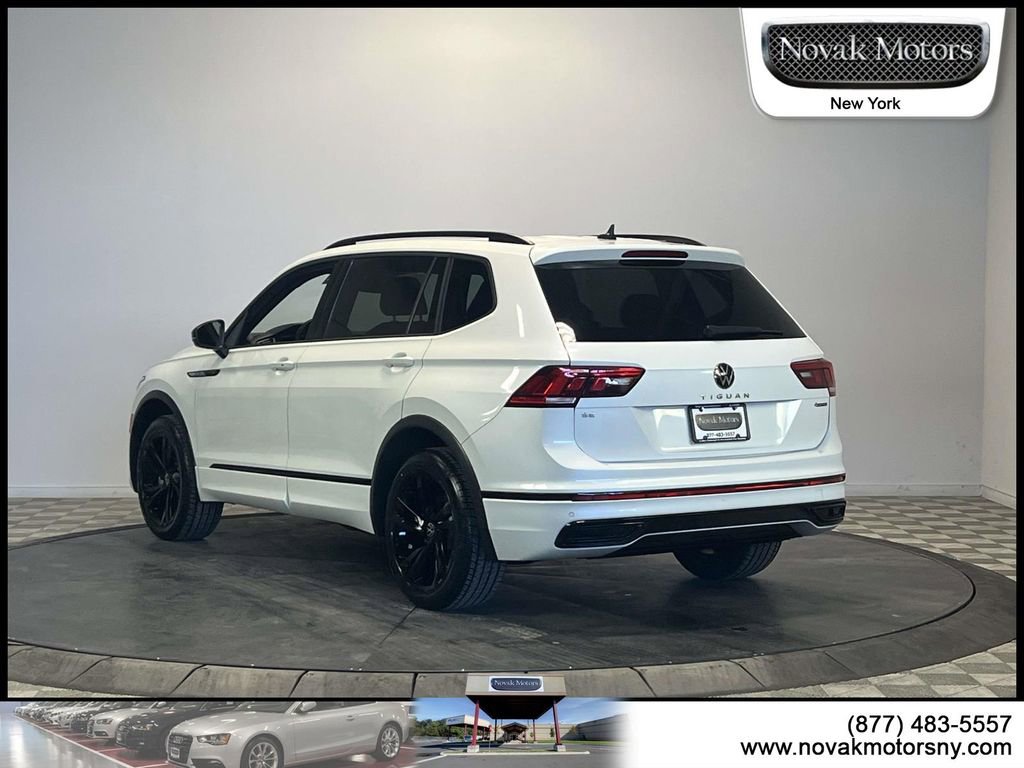 Used 2023 Volkswagen Tiguan SE R-Line image 6