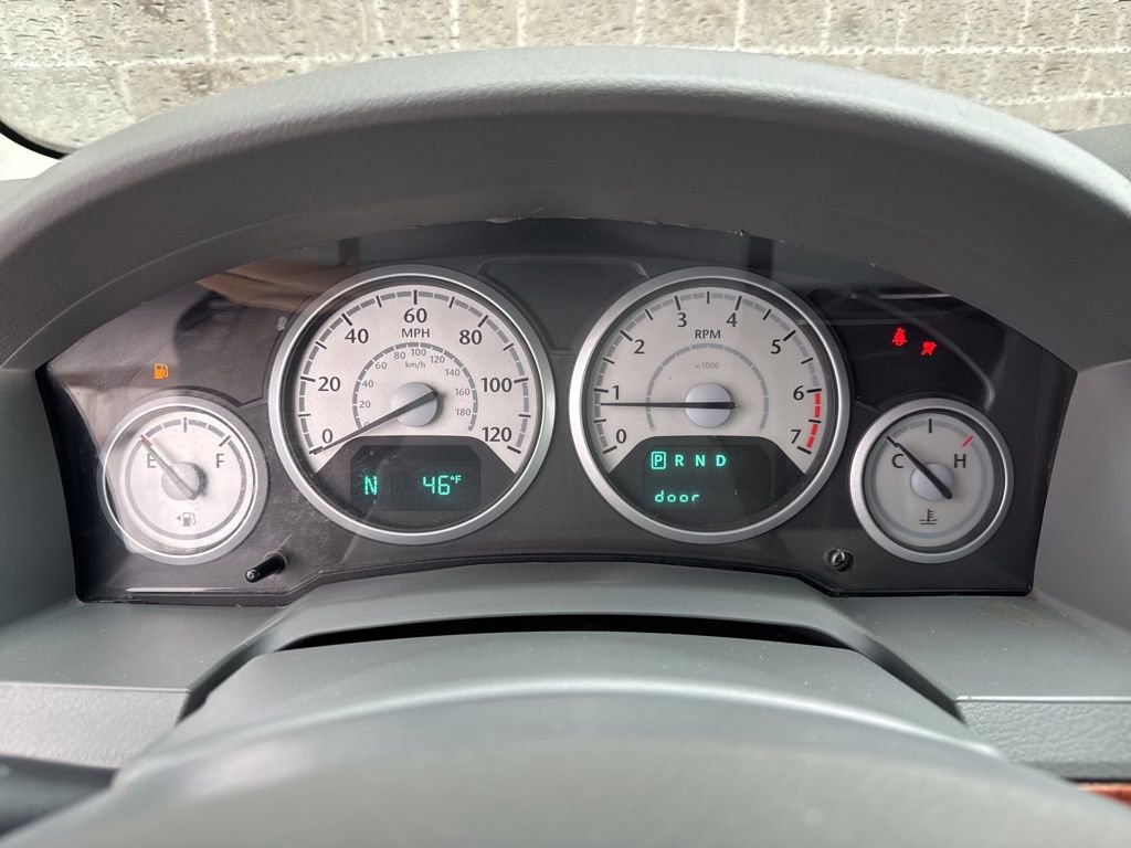 Used 2008 Chrysler Town & Country Touring image 15