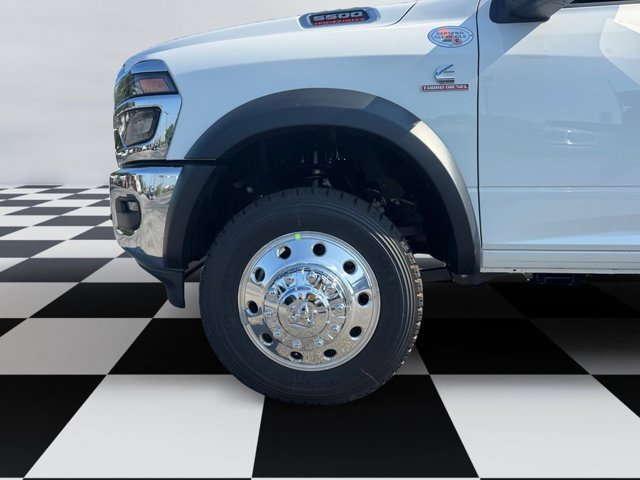 New 2026 RAM 5500 Tradesman w/ Chrome Appearance Group AWD/4WD image 14