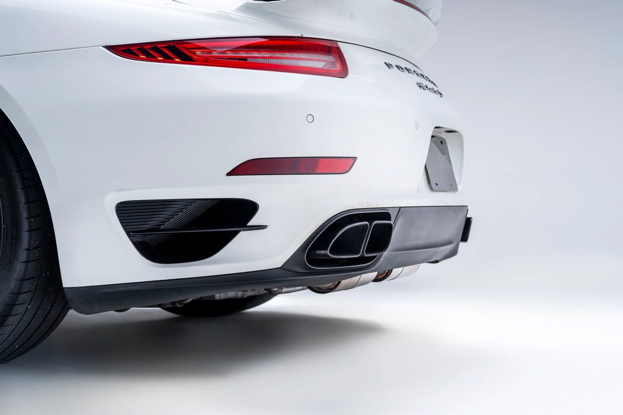 Used 2014 Porsche 911 Turbo S image 31