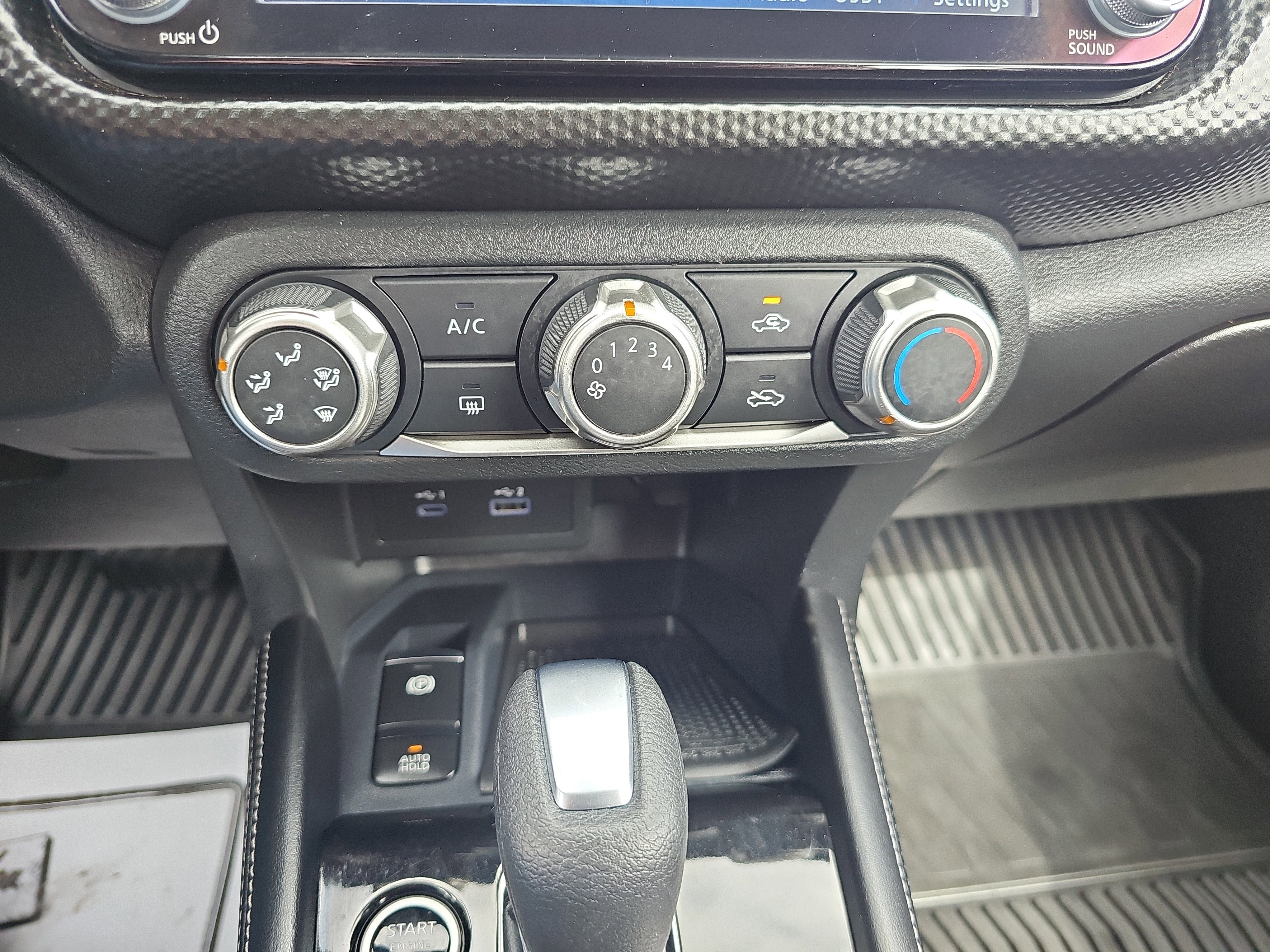 Used 2024 Nissan Kicks SV w/ Exterior Package image 28