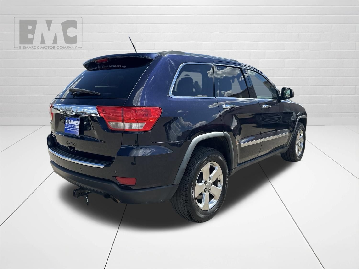 Used 2011 Jeep Grand Cherokee Limited AWD/4WD image 3