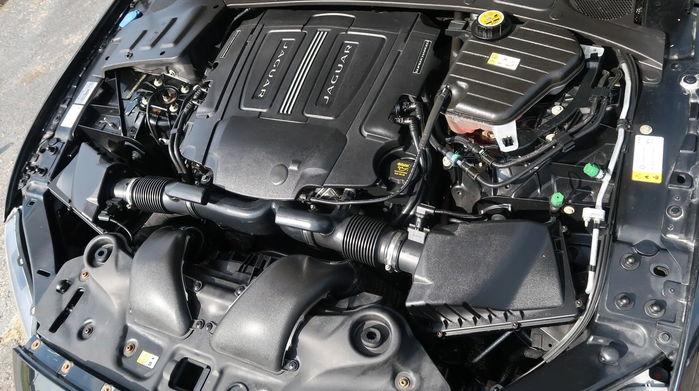 Used 2016 Jaguar XJ R-Sport RWD image 47