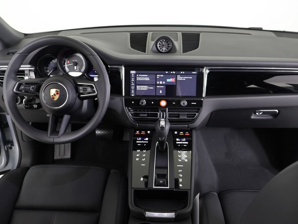 New 2026 Porsche Macan AWD/4WD image 8