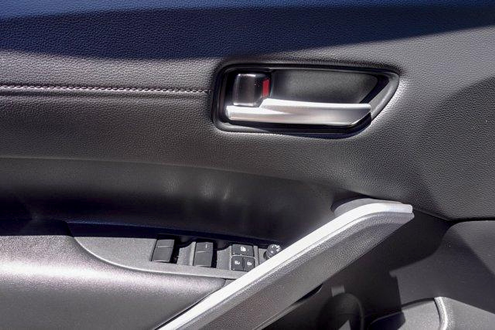 Certified 2023 Toyota Corolla Cross XLE FWD image 13