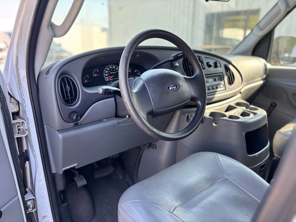 Used 2003 Ford E-350 and Econoline 350 XL RWD image 9