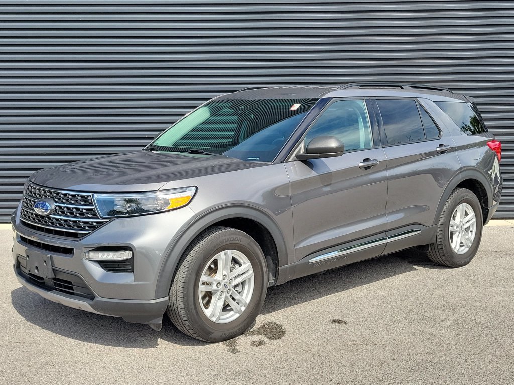 Used 2024 Ford Explorer XLT w/ Equipment Group 202A RWD image 1