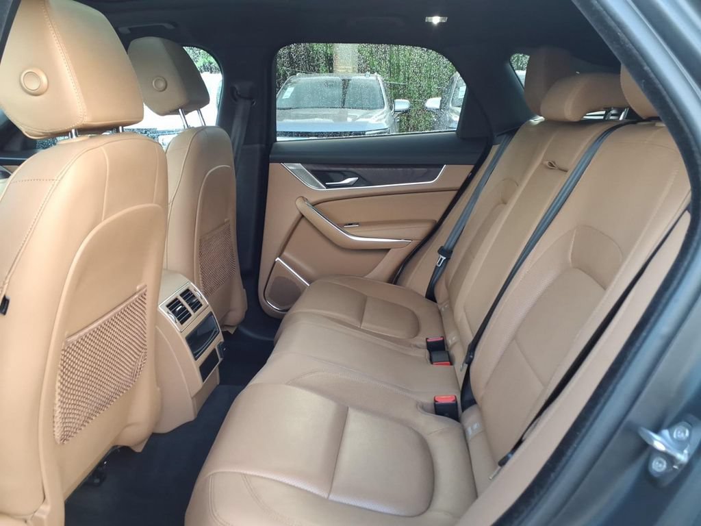 Used 2023 Jaguar F-PACE S AWD/4WD image 17