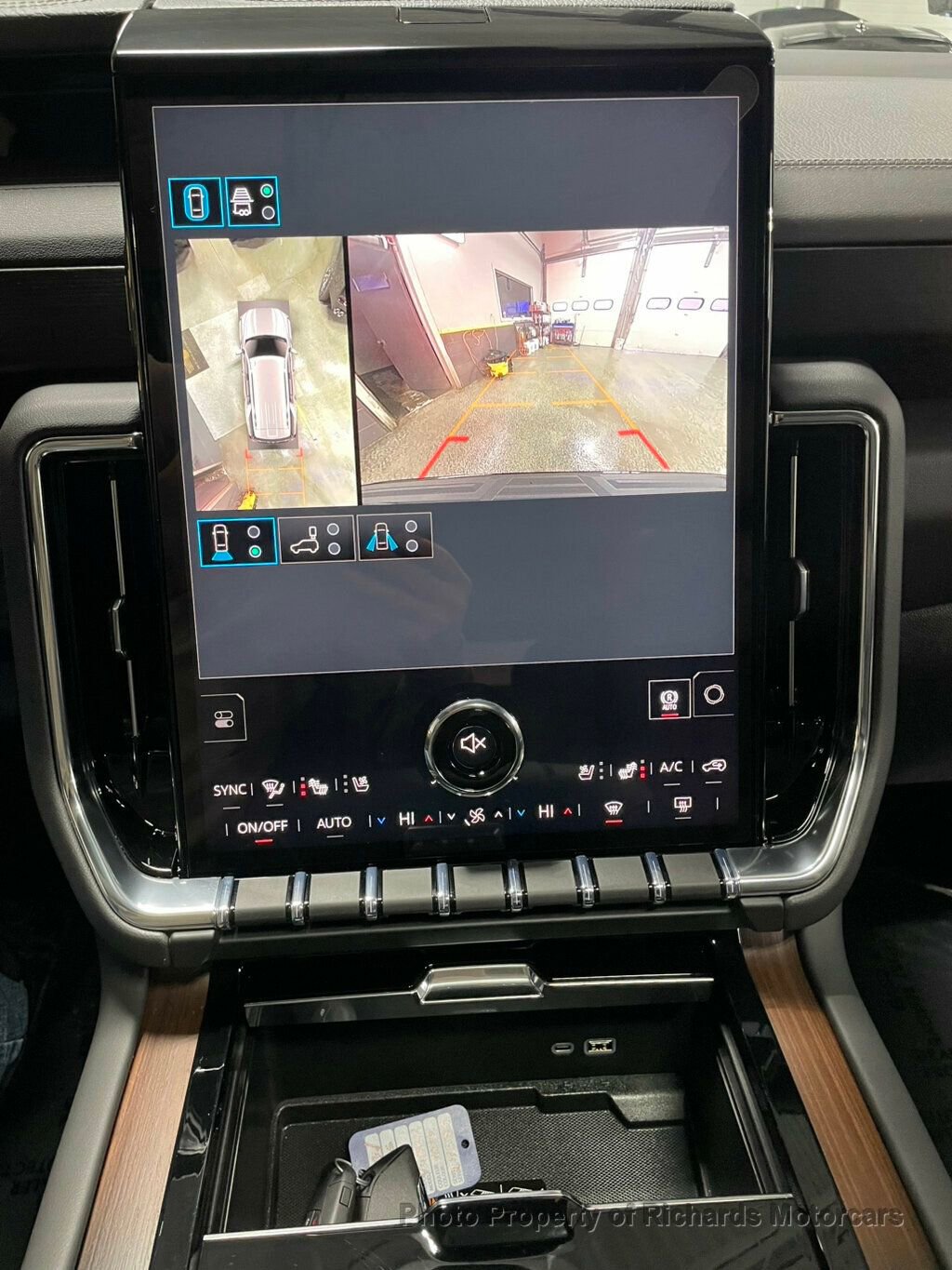 Used 2026 GMC Yukon Denali w/ Sun & Power Step Package image 15