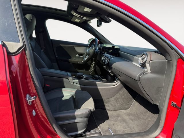 Used 2022 Mercedes-Benz CLA 250 4MATIC image 14