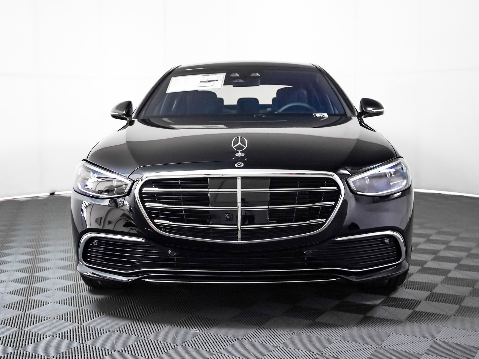 New 2025 Mercedes-Benz S 580 4MATIC Sedan image 12