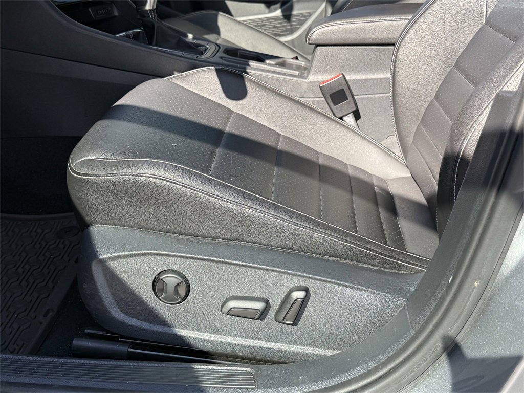 Used 2022 Volkswagen Jetta SE image 12