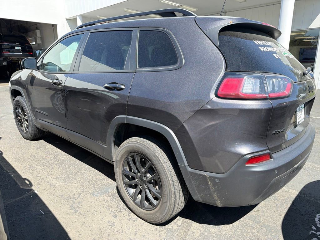 Used 2023 Jeep Cherokee Altitude Lux w/ Mopar Interior Package AWD/4WD image 3