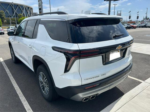Used 2025 Chevrolet Traverse LT AWD/4WD image 3