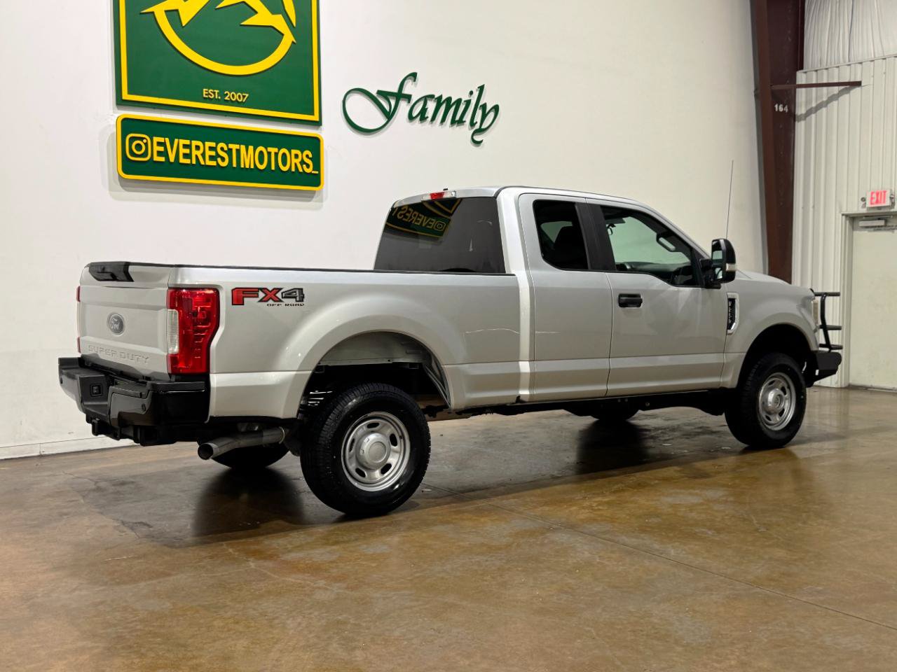 Used 2018 Ford F250 XL w/ Power Equipment Group AWD/4WD image 8