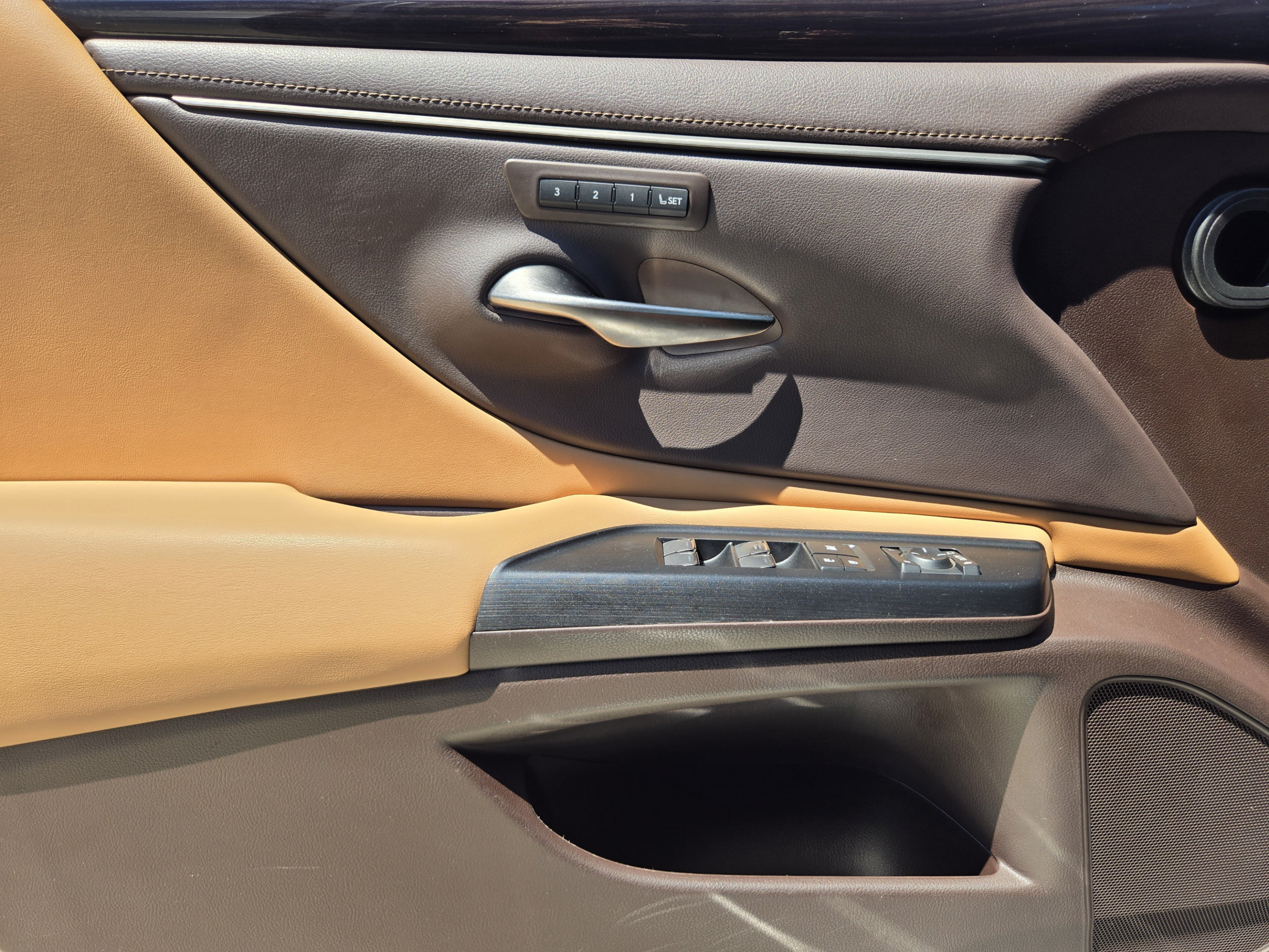 Certified 2021 Lexus ES 350 w/ Premium Package FWD image 17