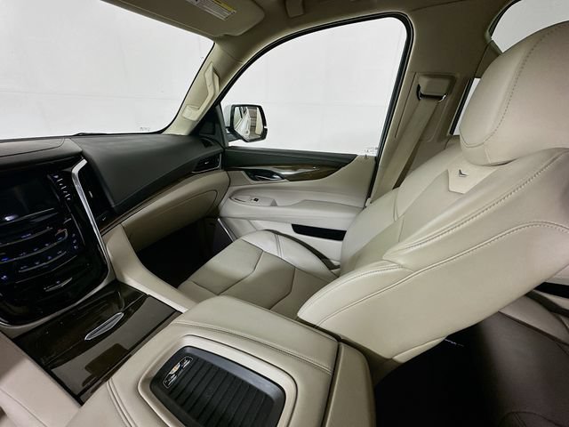 Used 2020 Cadillac Escalade Premium Luxury AWD/4WD image 40