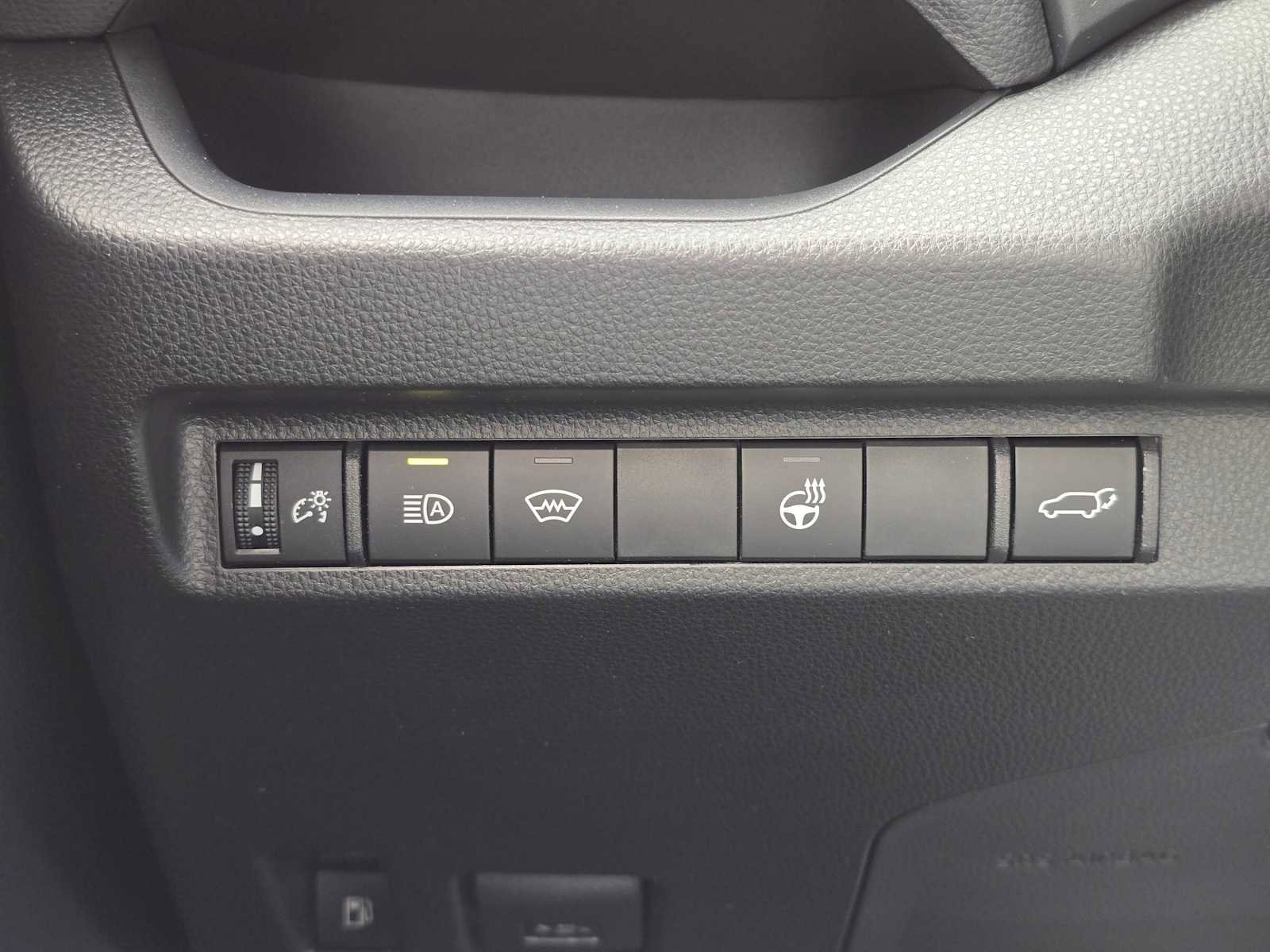 Used 2023 Toyota RAV4 XLE Premium AWD/4WD image 34