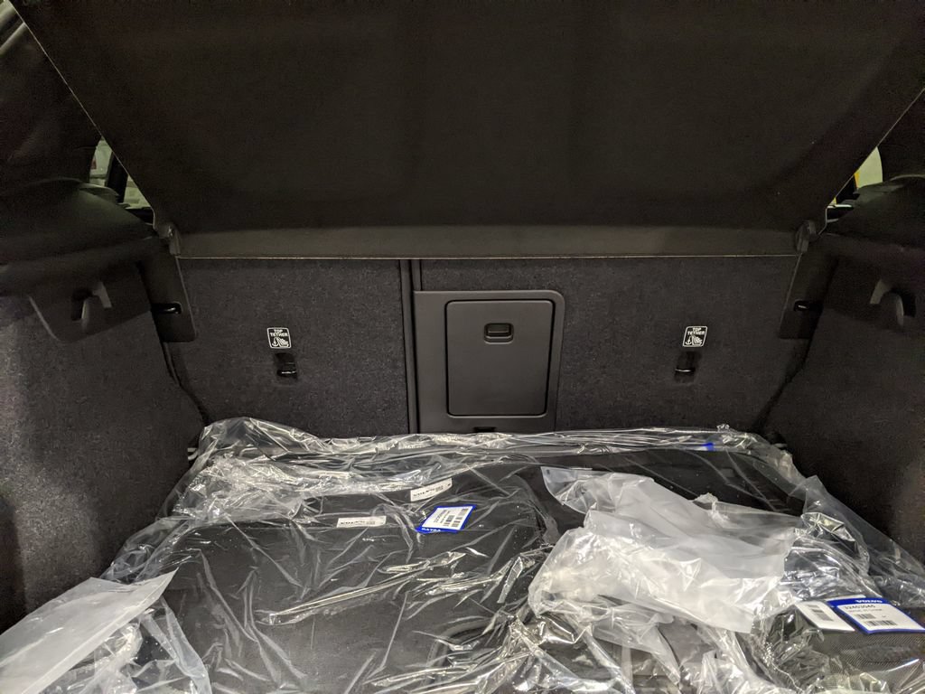 New 2026 Volvo XC40 B5 Ultra w/ Protection Package Premier AWD/4WD image 27