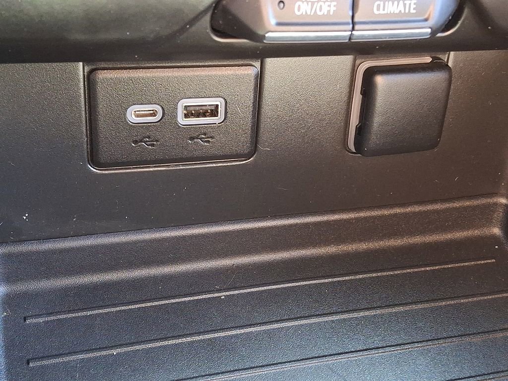 Used 2023 Chevrolet Tahoe LS image 29