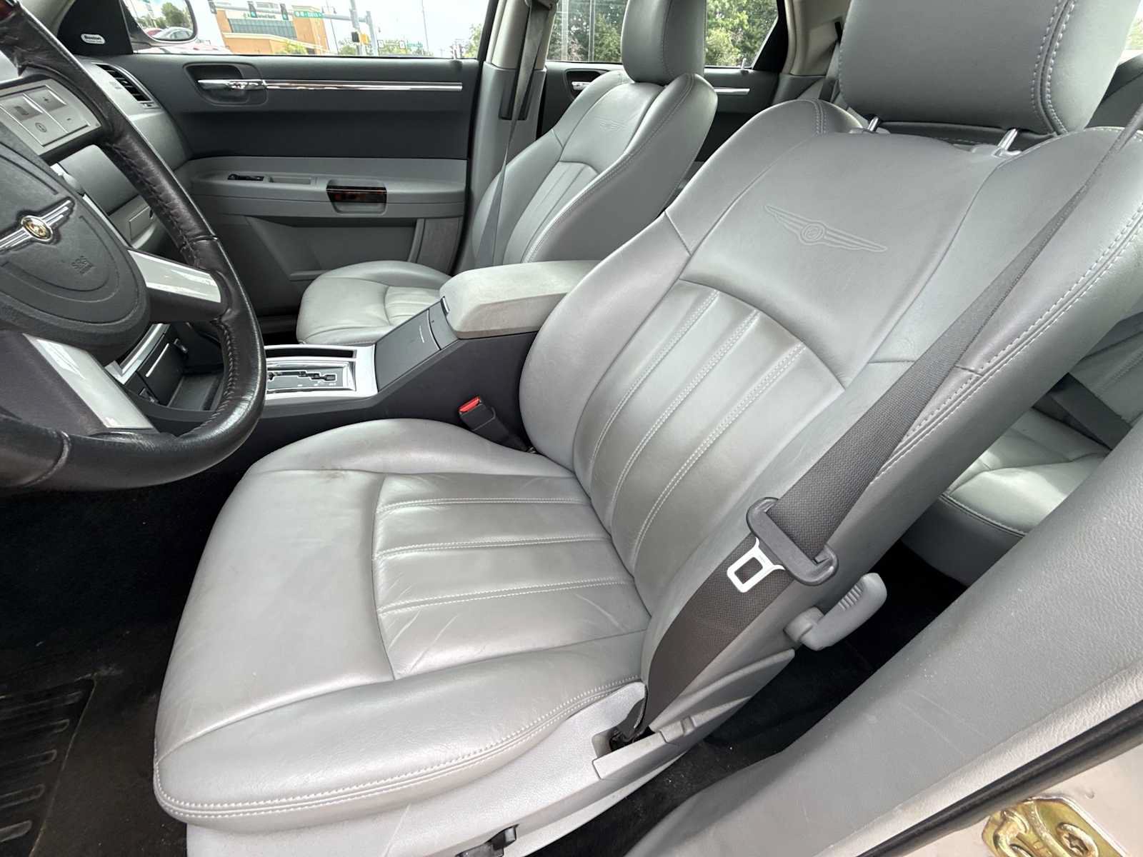 Used 2006 Chrysler 300 C w/ Sound Group II AWD/4WD image 32