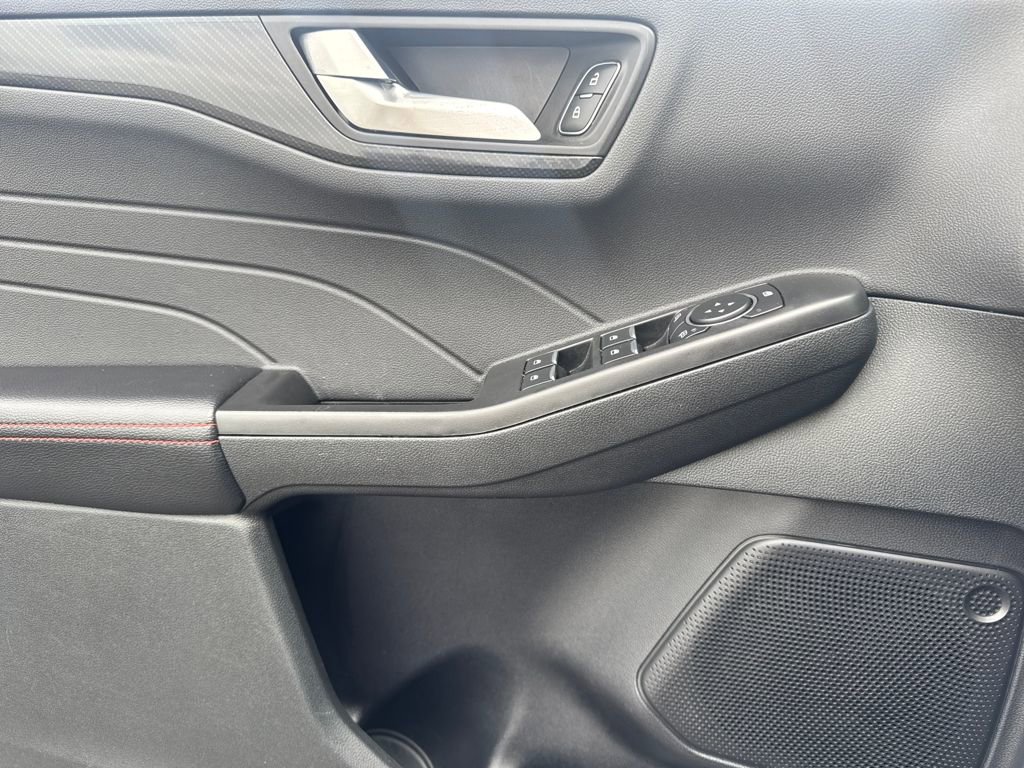 Used 2025 Ford Escape ST-Line image 21