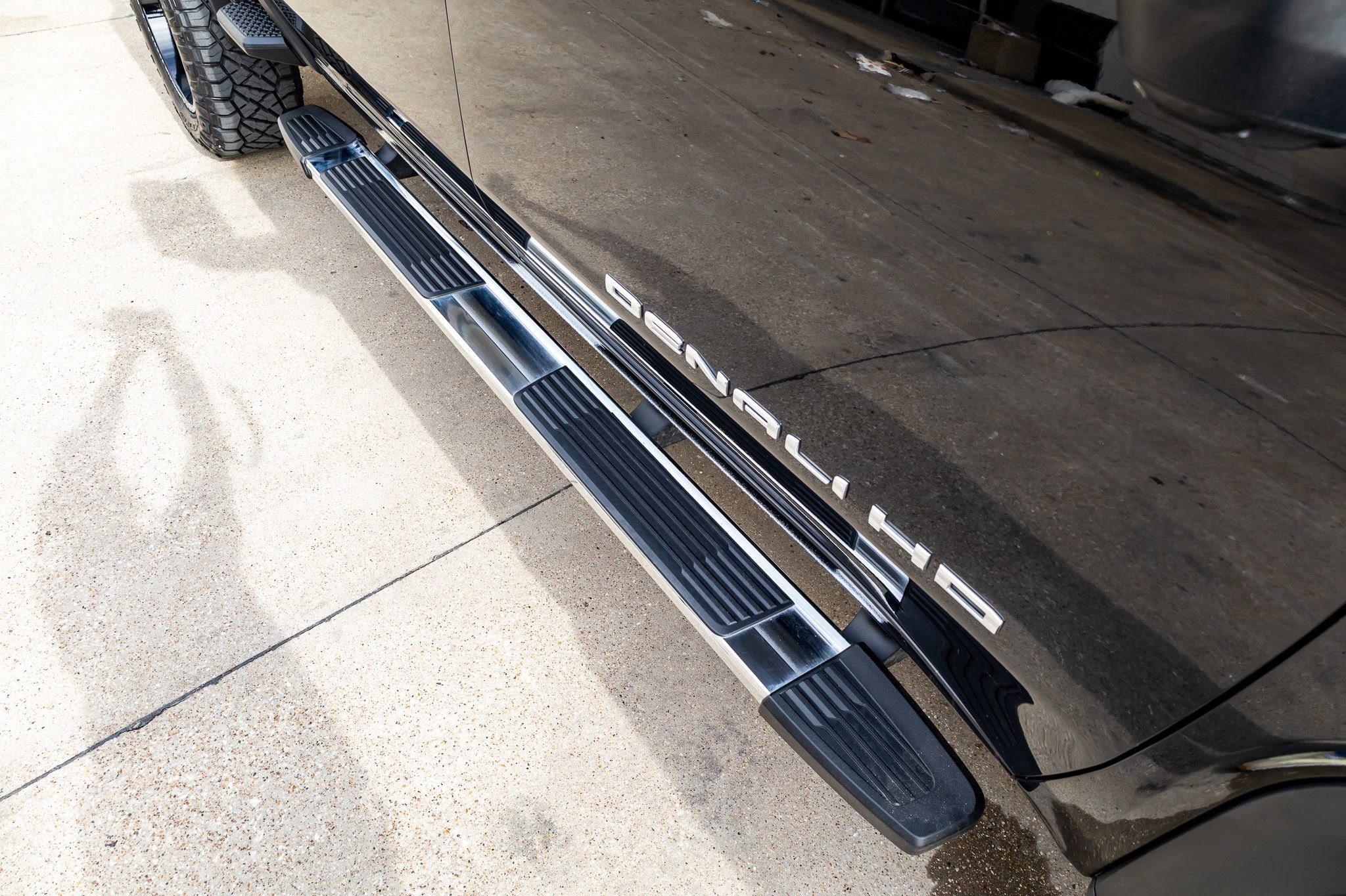 Used 2024 GMC Sierra 2500 Denali w/ Denali Reserve Package image 13