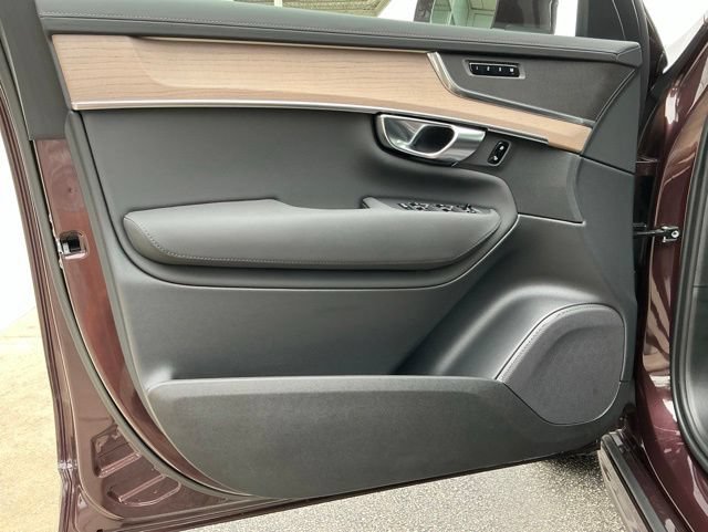 Certified 2025 Volvo XC90 B5 Plus AWD/4WD image 23