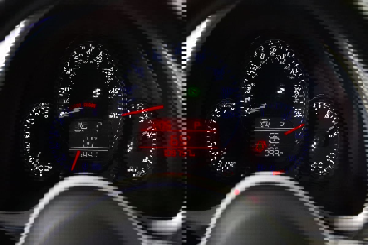 Used 2012 Volkswagen Beetle 2.5 image 35