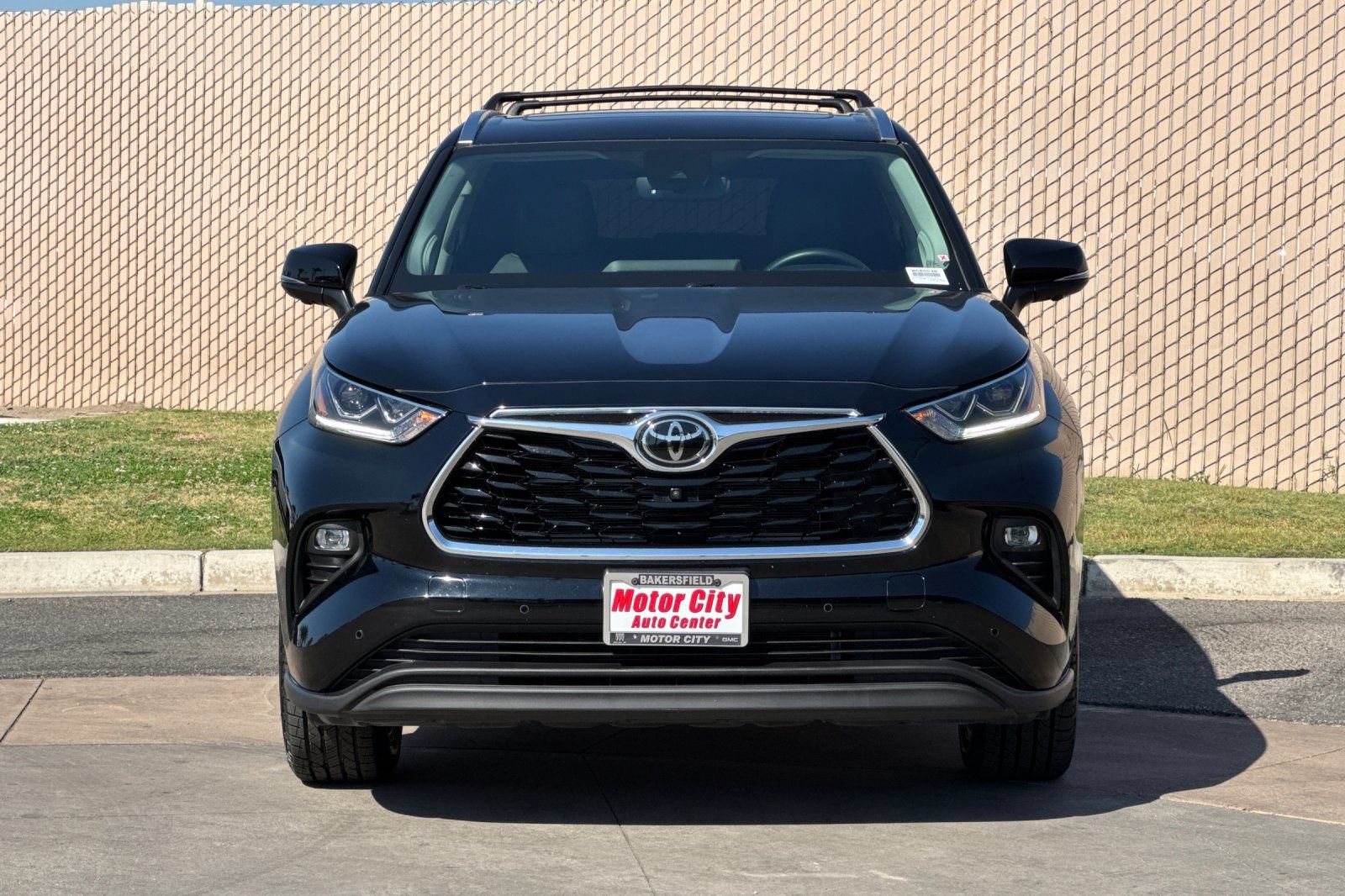 Used 2025 Toyota Highlander Limited AWD/4WD image 9