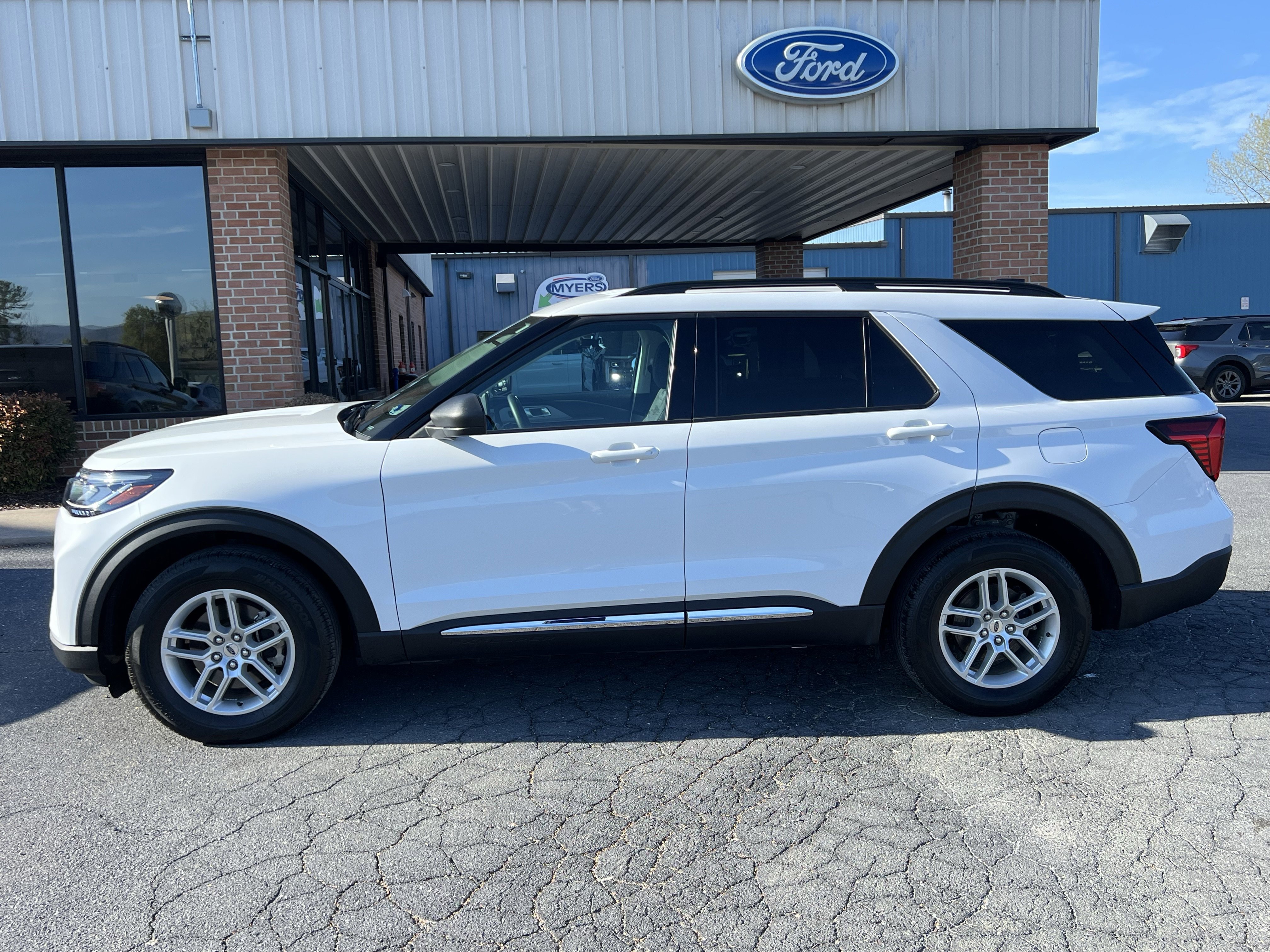 Used 2025 Ford Explorer Active