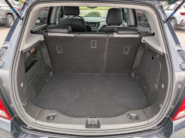 Used 2021 Chevrolet Trax LT w/ LT Convenience Package FWD image 14