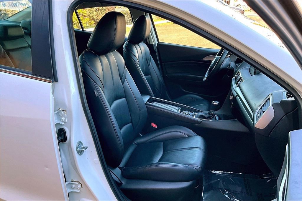 Used 2018 MAZDA MAZDA3 Touring image 10