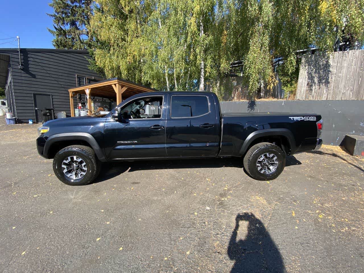 Used 2020 Toyota Tacoma TRD Off-Road AWD/4WD image 3
